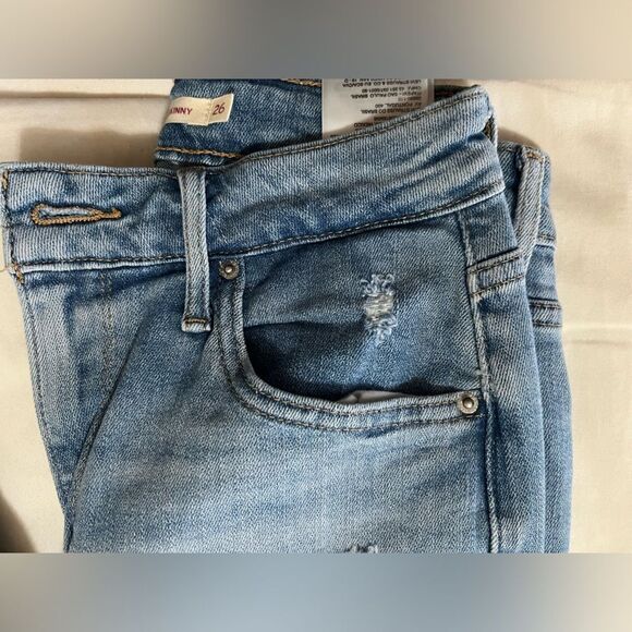 LEVIS HIGH RISE SKINNY JEANS- LIKE NEW- SIZE 26 - Picture 5 of 7